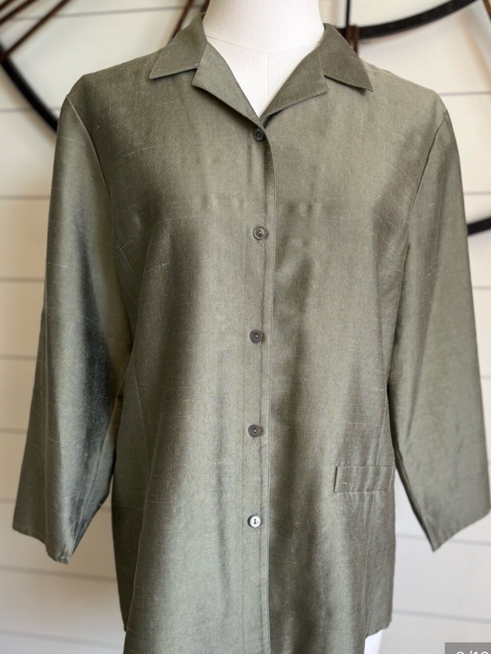 J. Jill NWOT Olive-Tone 100% Silk Blouse 3/4 Sleeve Peplum Pleated Back - Size 8